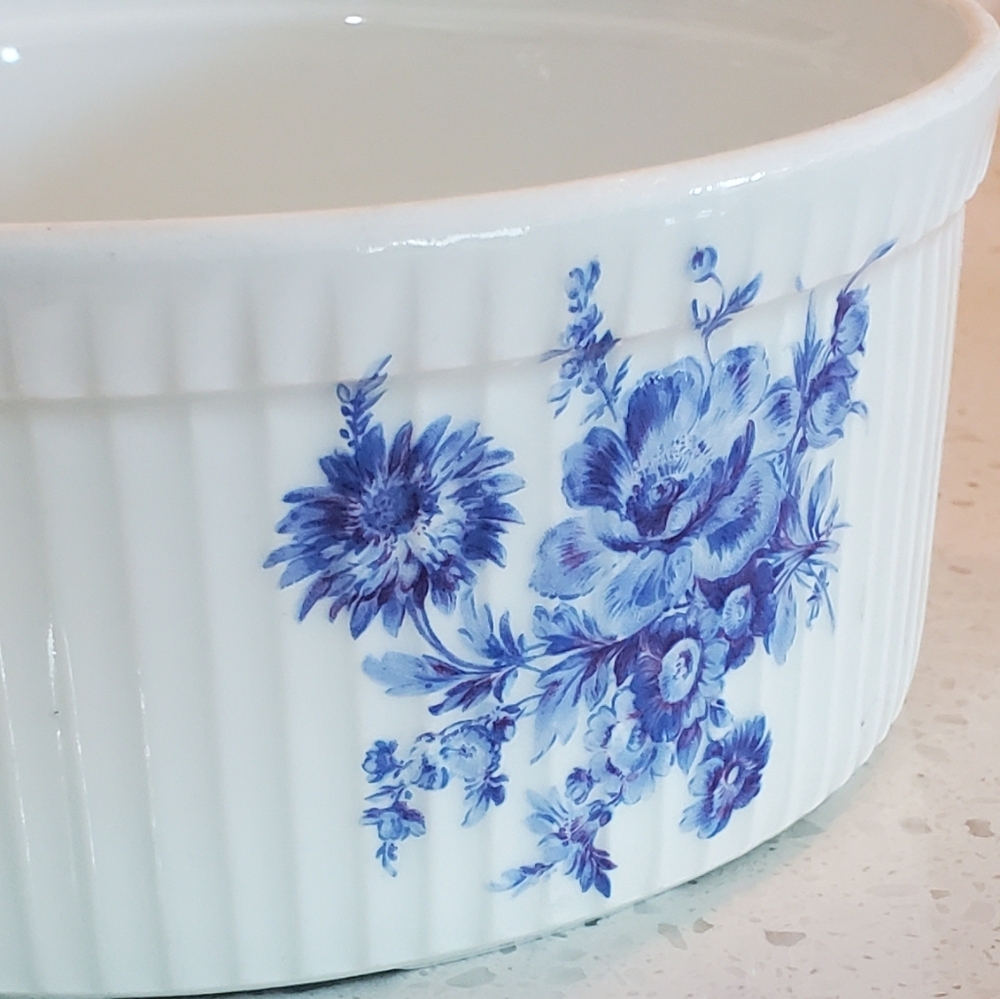 Apilco Vintage Round Soufflé Ramekin Bakeware Dish, 7", White/Blue Floral, EUC - Picture 2 of 16